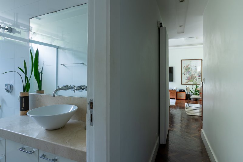 2 Quartos com vaga e vista para o verde em Laranjeiras! Rua Alice Rio de Janeiro - 
