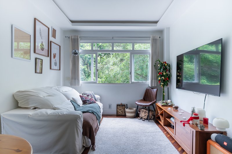 2 Quartos com vaga e vista para o verde em Laranjeiras! Rua Alice Rio de Janeiro - 