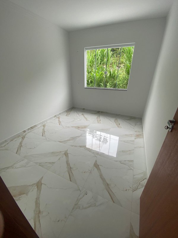 Casa com 1 suite e 2 quartos - Brusque - 