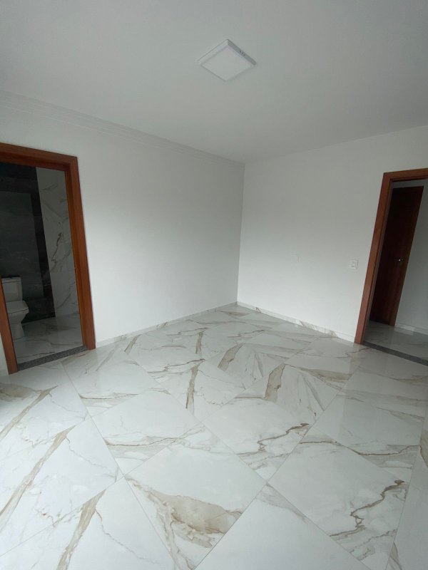 Casa com 1 suite e 2 quartos - Brusque - 
