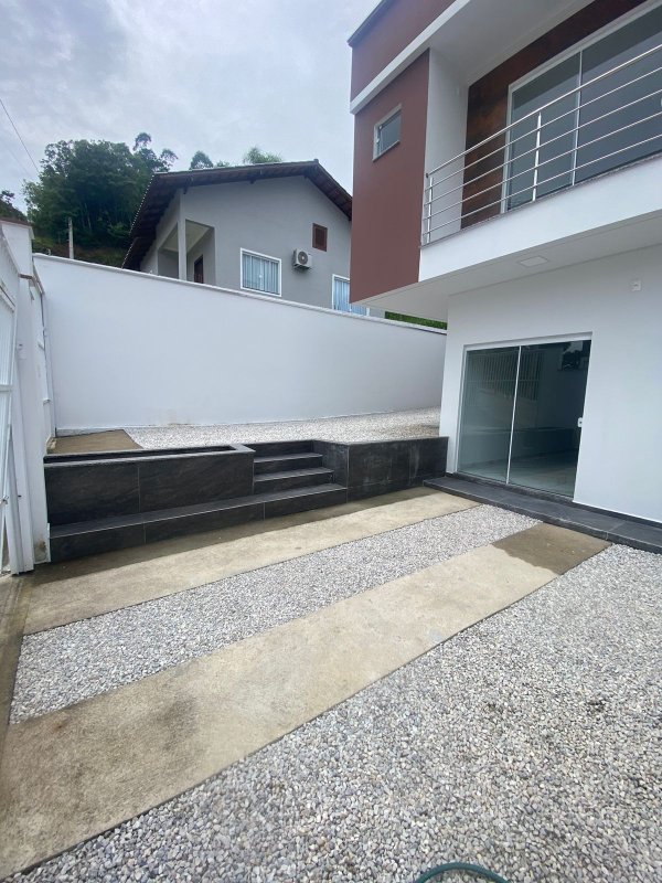 Casa com 1 suite e 2 quartos - Brusque - 