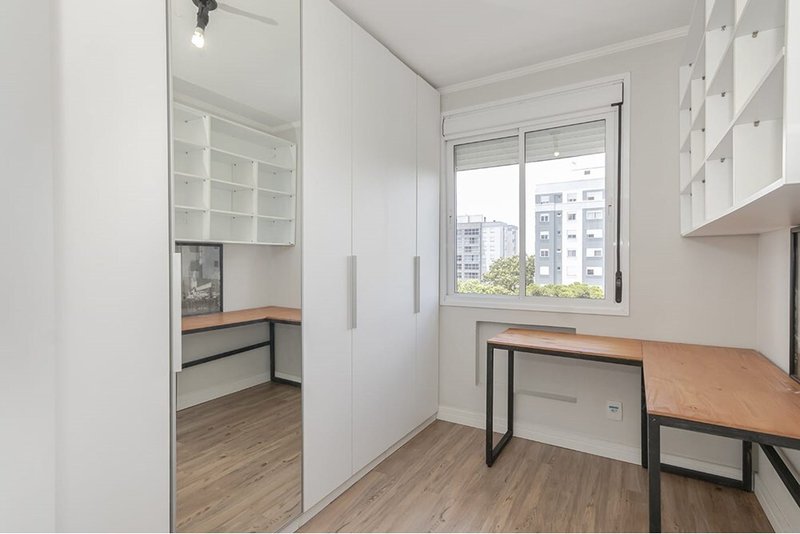 Apartamento CRL 135 Apto 612541001-99 1 suíte 79m² limoeiro Porto Alegre - 