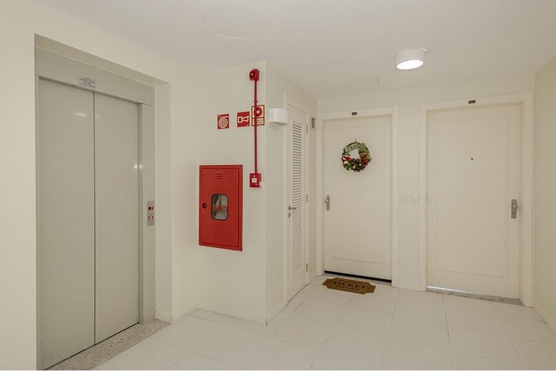 Apartamento CRL 135 Apto 612541001-99 1 suíte 79m² limoeiro Porto Alegre - 