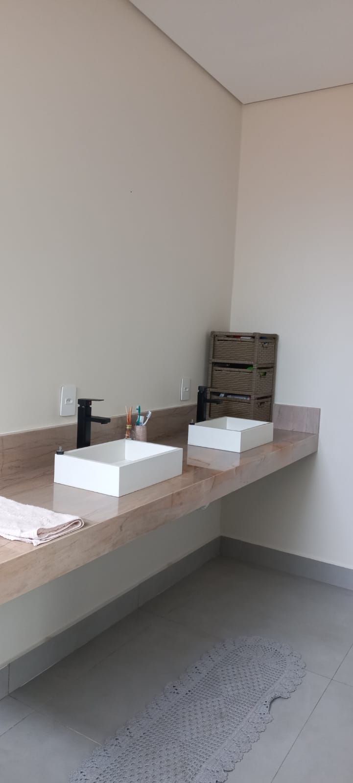 Casa com 3 dormit&oacute;rios &agrave; venda,292 m&sup2; - Condom&iacute;nio Village Ipanema II - Ara&ccedil;oiaba - SP Av: Francisco de Assis Chateaubriand Araçoiaba da Serra - 