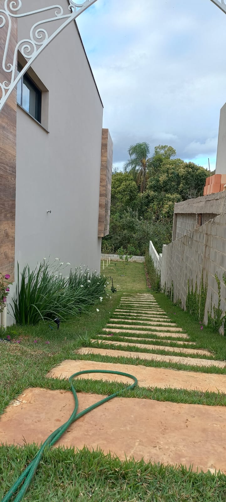 Casa com 3 dormit&oacute;rios &agrave; venda,292 m&sup2; - Condom&iacute;nio Village Ipanema II - Ara&ccedil;oiaba - SP Av: Francisco de Assis Chateaubriand Araçoiaba da Serra - 