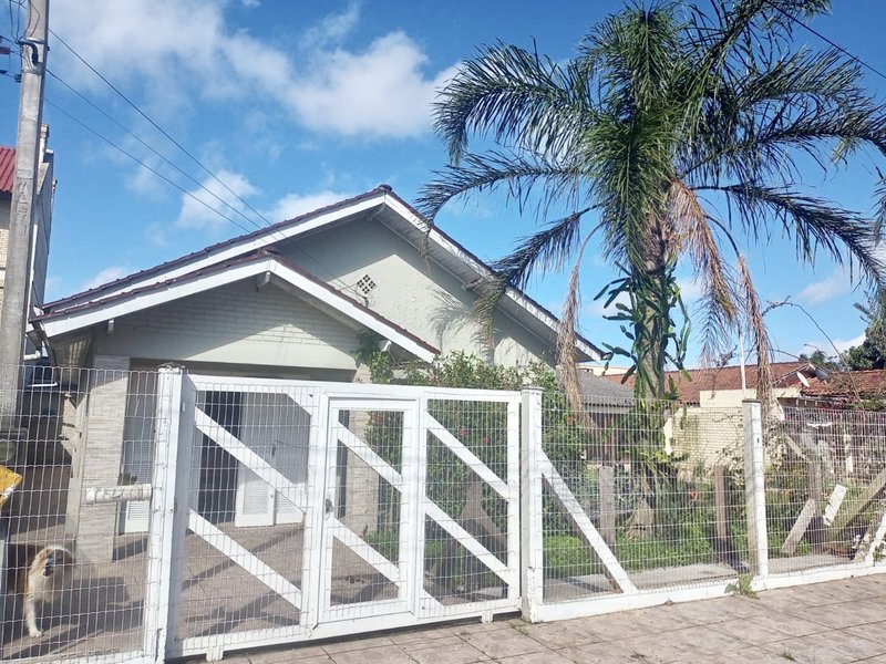 R$ 550.000 - OPORTUNIDADE - CASA NA PRAIA - 134M2 - 2 DORM - EDÍCULA - 1 VAGA Rua São Judas Tadeu Tramandaí - 