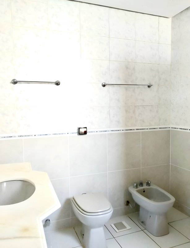 R$ 1.060.000 - ÓTIMO APARTAMENTO - 143M2 - 2 DORM - SUÍTE - SACADAS - 1 VAGA- INFRA Rua Coronel Aurélio Bitencourt Porto Alegre - 