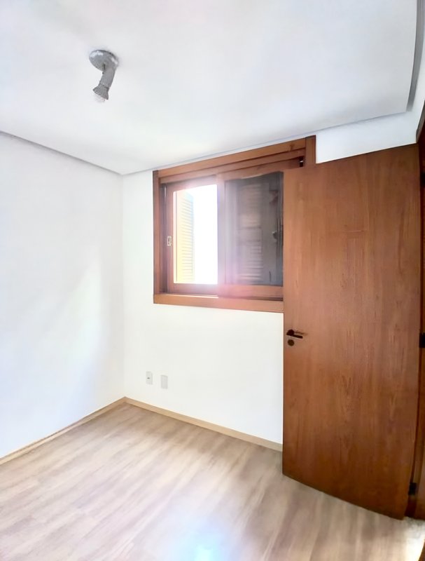 R$ 1.060.000 - ÓTIMO APARTAMENTO - 143M2 - 2 DORM - SUÍTE - SACADAS - 1 VAGA- INFRA Rua Coronel Aurélio Bitencourt Porto Alegre - 