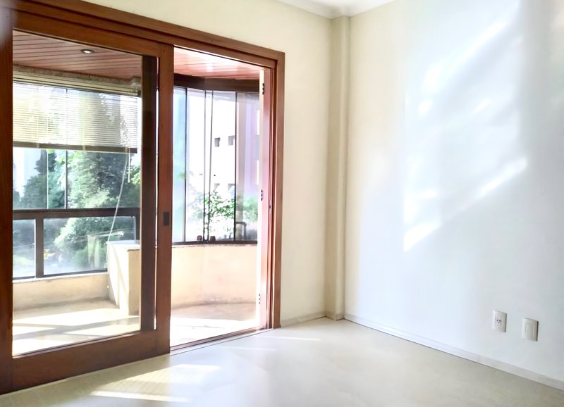 R$ 1.060.000 - ÓTIMO APARTAMENTO - 143M2 - 2 DORM - SUÍTE - SACADAS - 1 VAGA- INFRA Rua Coronel Aurélio Bitencourt Porto Alegre - 