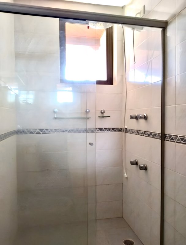 R$ 1.060.000 - ÓTIMO APARTAMENTO - 143M2 - 2 DORM - SUÍTE - SACADAS - 1 VAGA- INFRA Rua Coronel Aurélio Bitencourt Porto Alegre - 
