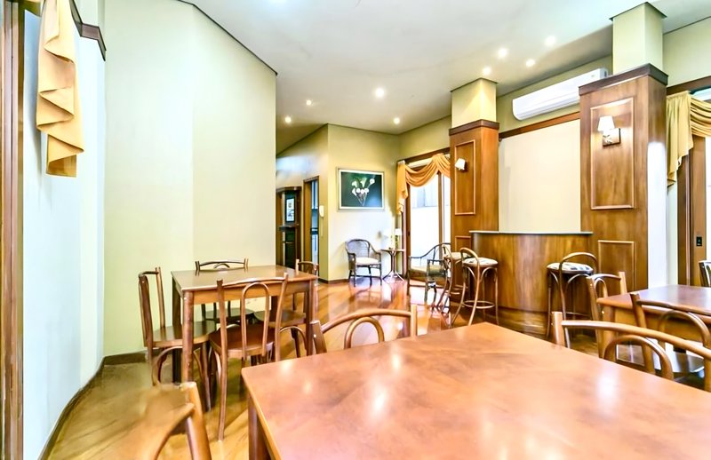 R$ 1.060.000 - ÓTIMO APARTAMENTO - 143M2 - 2 DORM - SUÍTE - SACADAS - 1 VAGA- INFRA Rua Coronel Aurélio Bitencourt Porto Alegre - 