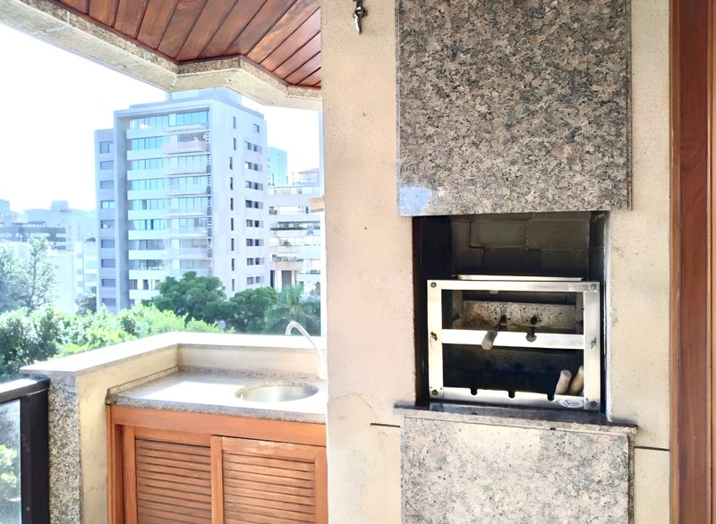R$ 1.060.000 - ÓTIMO APARTAMENTO - 143M2 - 2 DORM - SUÍTE - SACADAS - 1 VAGA- INFRA Rua Coronel Aurélio Bitencourt Porto Alegre - 