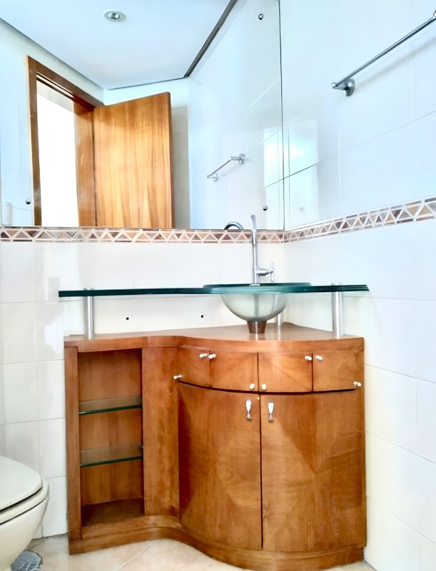 R$ 1.060.000 - ÓTIMO APARTAMENTO - 143M2 - 2 DORM - SUÍTE - SACADAS - 1 VAGA- INFRA Rua Coronel Aurélio Bitencourt Porto Alegre - 