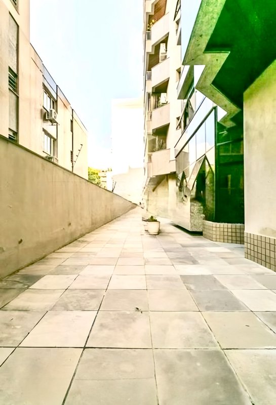 R$ 1.060.000 - ÓTIMO APARTAMENTO - 143M2 - 2 DORM - SUÍTE - SACADAS - 1 VAGA- INFRA Rua Coronel Aurélio Bitencourt Porto Alegre - 