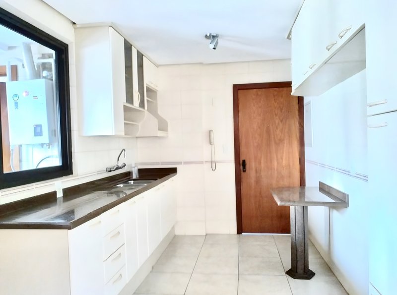 R$ 1.060.000 - ÓTIMO APARTAMENTO - 143M2 - 2 DORM - SUÍTE - SACADAS - 1 VAGA- INFRA Rua Coronel Aurélio Bitencourt Porto Alegre - 