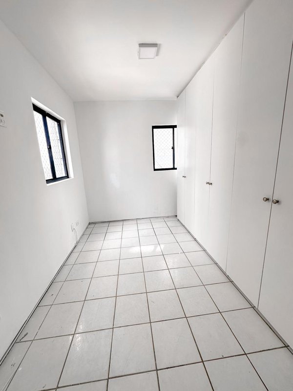 Apartamento à venda com 3 quartos sendo 2 suites, 115m² área útil por R$ 780.000,00 Rua Poeta Zezito Neves Recife - 