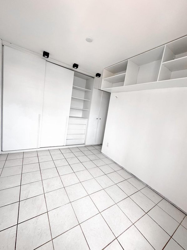 Apartamento à venda com 3 quartos sendo 2 suites, 115m² área útil por R$ 780.000,00 Rua Poeta Zezito Neves Recife - 
