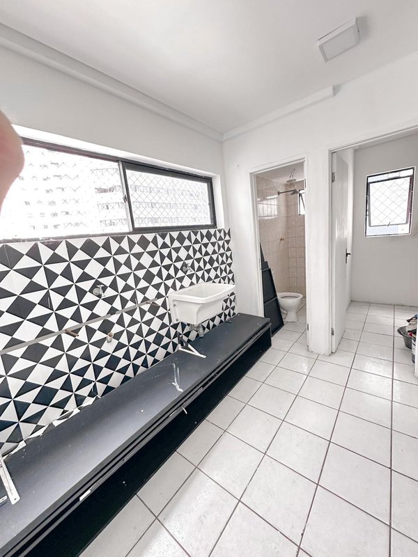 Apartamento à venda com 3 quartos sendo 2 suites, 115m² área útil por R$ 780.000,00 Rua Poeta Zezito Neves Recife - 