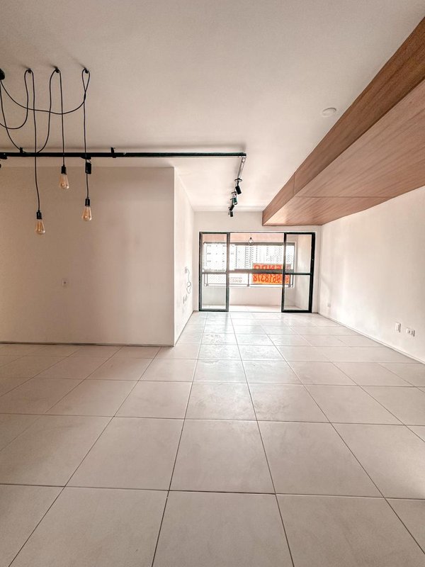 Apartamento à venda com 3 quartos sendo 2 suites, 115m² área útil por R$ 780.000,00 Rua Poeta Zezito Neves Recife - 