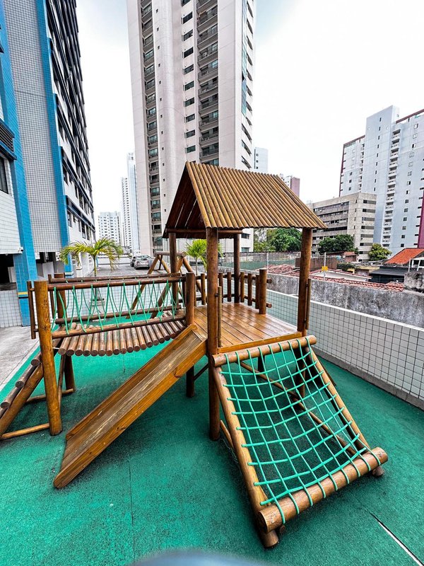 Apartamento à venda com 3 quartos sendo 2 suites, 115m² área útil por R$ 780.000,00 Rua Poeta Zezito Neves Recife - 
