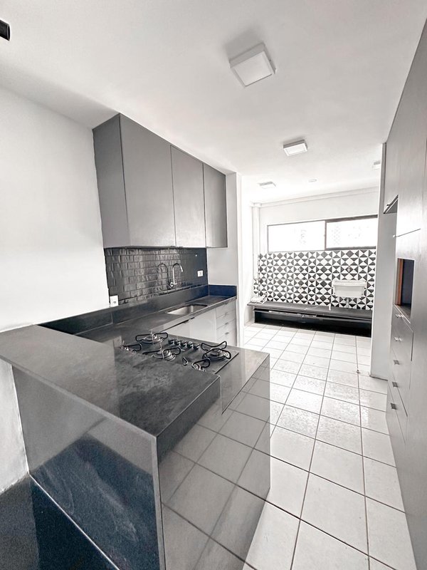 Apartamento à venda com 3 quartos sendo 2 suites, 115m² área útil por R$ 780.000,00 Rua Poeta Zezito Neves Recife - 