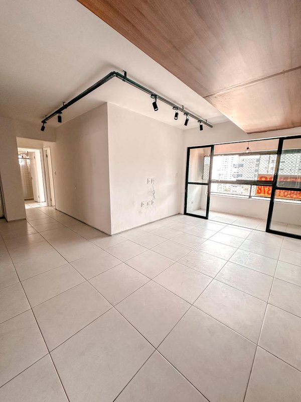 Apartamento à venda com 3 quartos sendo 2 suites, 115m² área útil por R$ 780.000,00 Rua Poeta Zezito Neves Recife - 