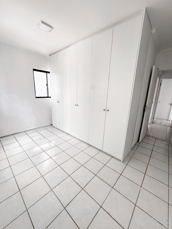 Apartamento à venda com 3 quartos sendo 2 suites, 115m² área útil por R$ 780.000,00 Rua Poeta Zezito Neves Recife - 