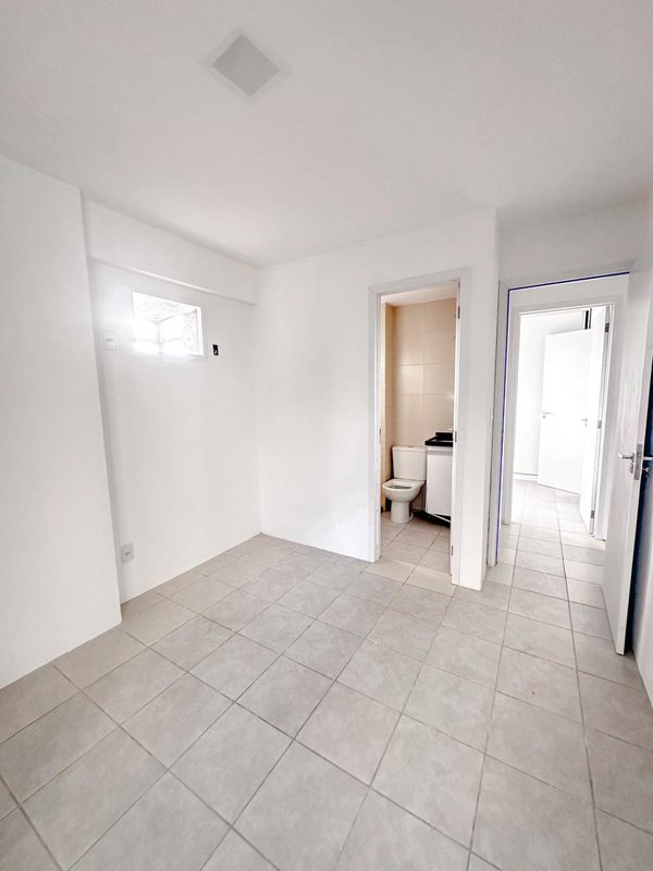 Alugo Apartamento com 3 quartos sendo 2 suítes por R$ 3.500,00 taxas inclusas Rua Amália Bernardino de Sousa Recife - 