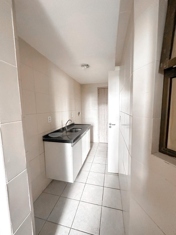Alugo Apartamento com 3 quartos sendo 2 suítes por R$ 3.500,00 taxas inclusas Rua Amália Bernardino de Sousa Recife - 