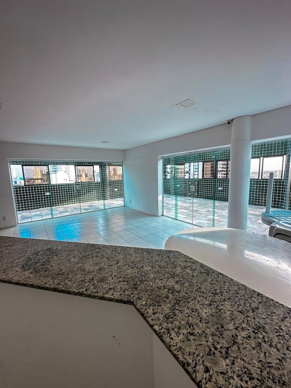 Alugo Apartamento com 3 quartos sendo 2 suítes por R$ 3.500,00 taxas inclusas Rua Amália Bernardino de Sousa Recife - 