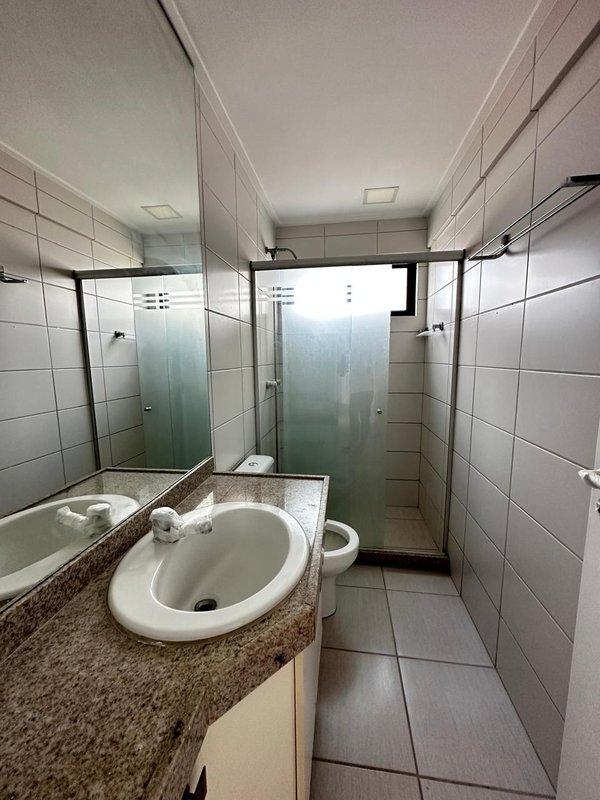 Alugo apartamento com 4 quartos sendo 2 suites, 177m² área útil por R$ 12.500,00 + taxas Rua Jornalista Adeth Leite Recife - 