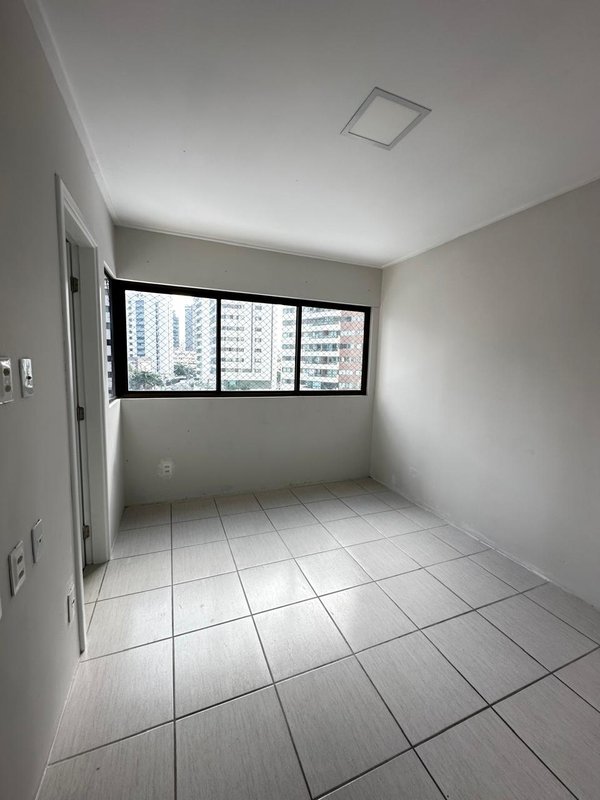 Alugo apartamento com 4 quartos sendo 2 suites, 177m² área útil por R$ 12.500,00 + taxas Rua Jornalista Adeth Leite Recife - 