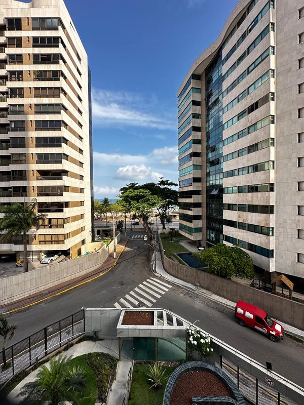 Alugo apartamento com 4 quartos sendo 2 suites, 177m² área útil por R$ 12.500,00 + taxas Rua Jornalista Adeth Leite Recife - 