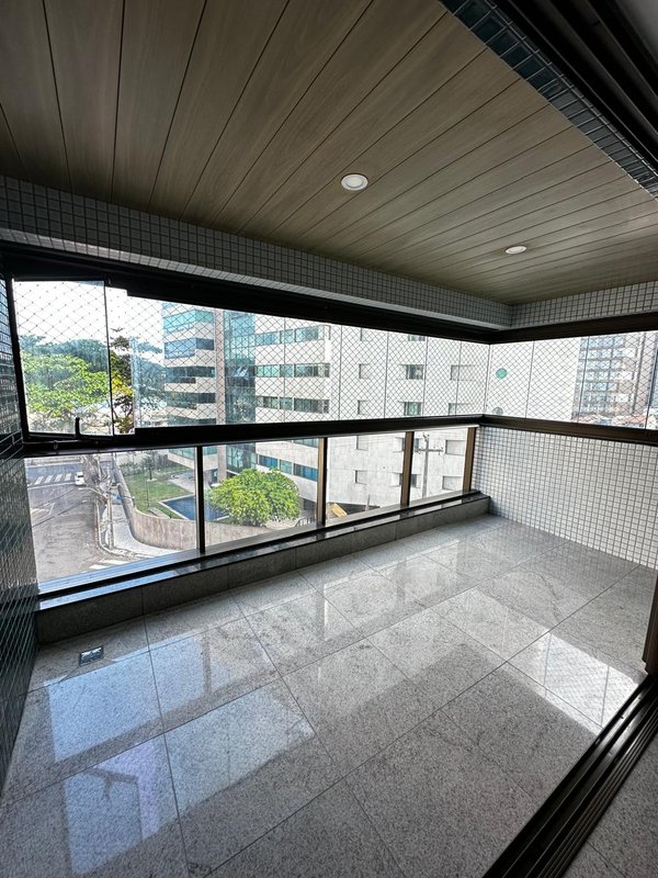 Alugo apartamento com 4 quartos sendo 2 suites, 177m² área útil por R$ 12.500,00 + taxas Rua Jornalista Adeth Leite Recife - 