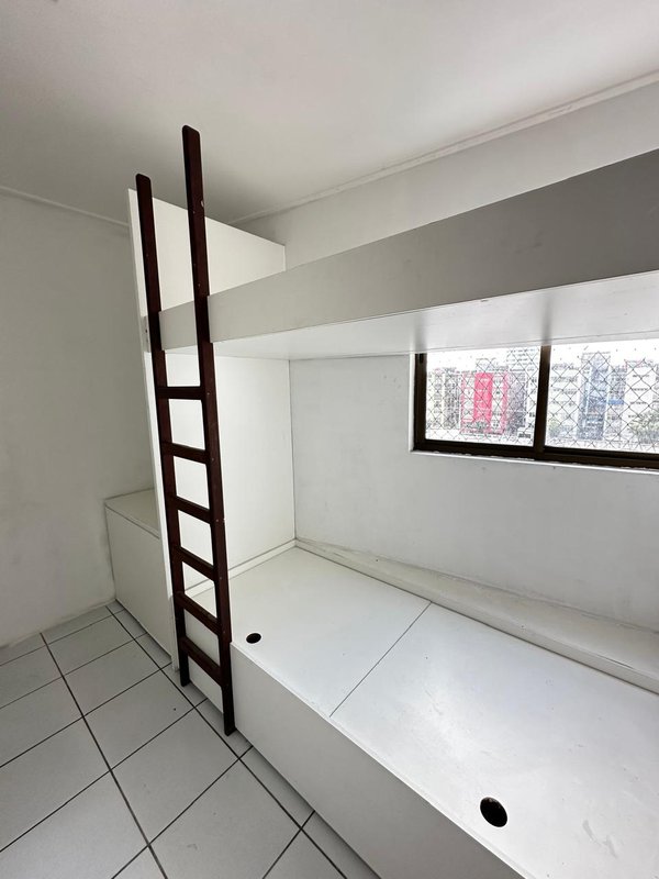 Alugo apartamento com 4 quartos sendo 2 suites, 177m² área útil por R$ 12.500,00 + taxas Rua Jornalista Adeth Leite Recife - 