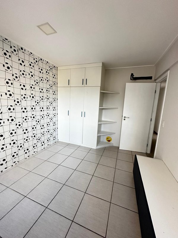Alugo apartamento com 4 quartos sendo 2 suites, 177m² área útil por R$ 12.500,00 + taxas Rua Jornalista Adeth Leite Recife - 