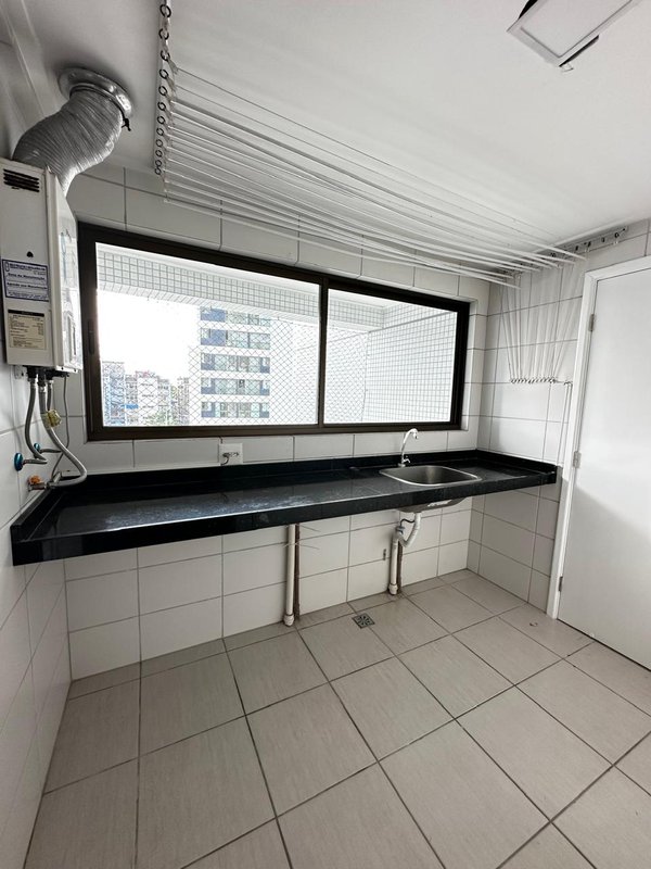 Alugo apartamento com 4 quartos sendo 2 suites, 177m² área útil por R$ 12.500,00 + taxas Rua Jornalista Adeth Leite Recife - 