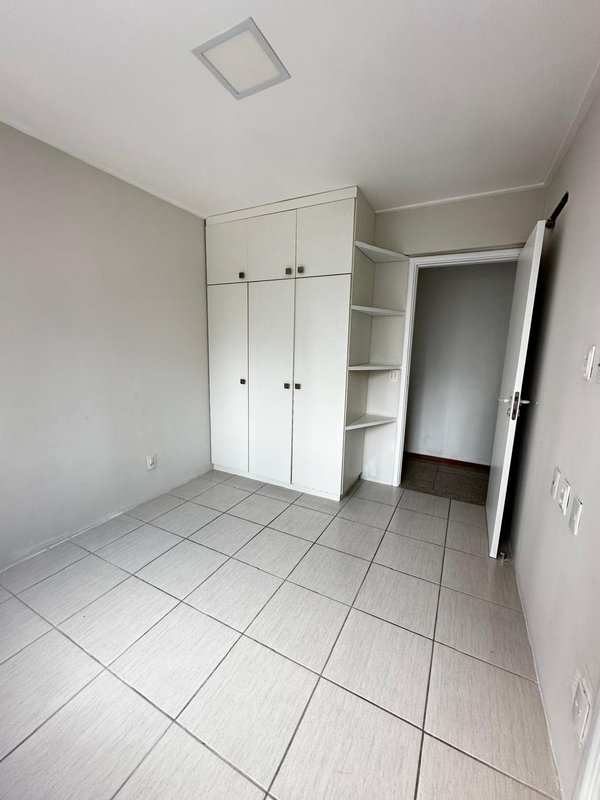 Alugo apartamento com 4 quartos sendo 2 suites, 177m² área útil por R$ 12.500,00 + taxas Rua Jornalista Adeth Leite Recife - 