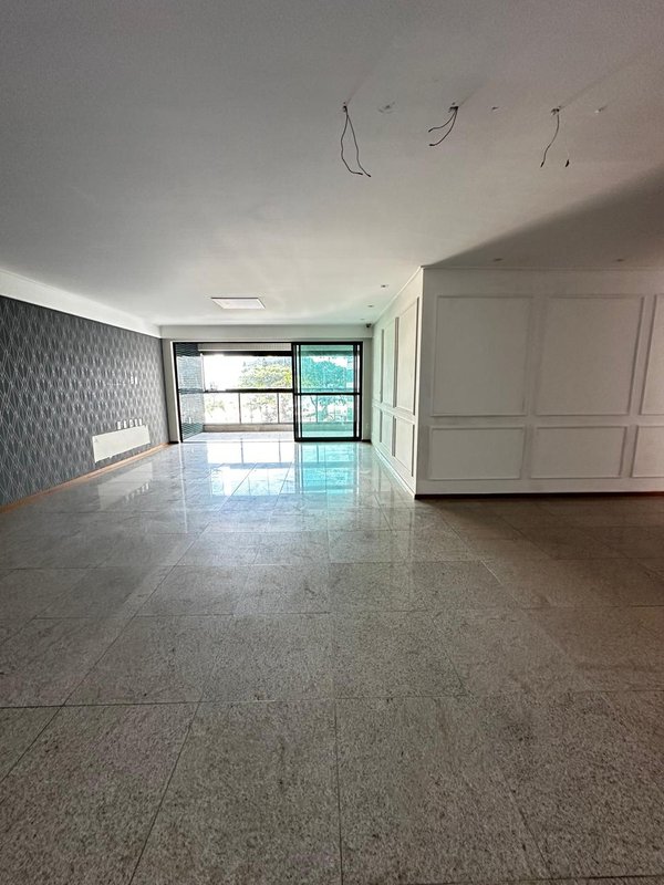 Alugo apartamento com 4 quartos sendo 2 suites, 177m² área útil por R$ 12.500,00 + taxas Rua Jornalista Adeth Leite Recife - 