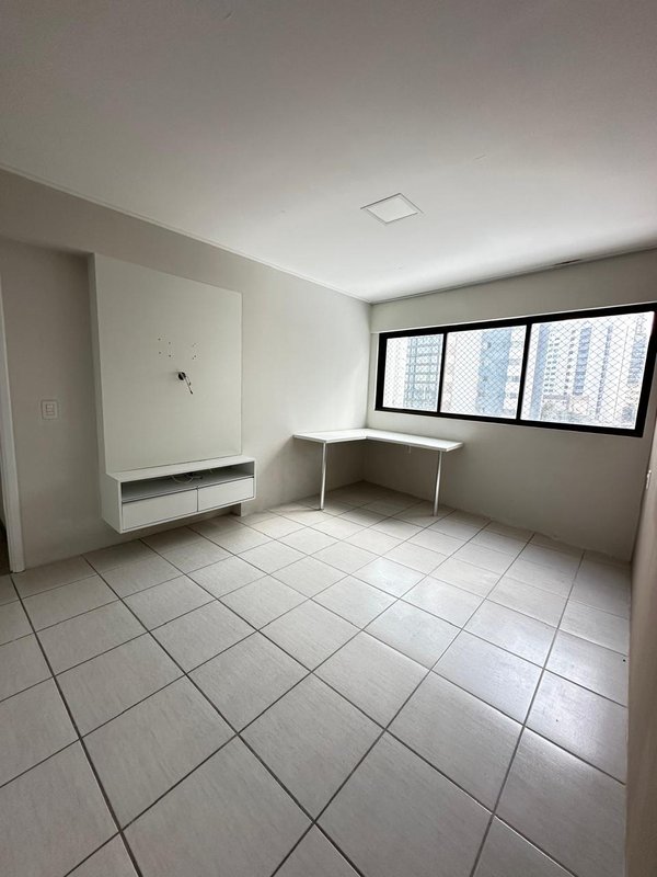 Alugo apartamento com 4 quartos sendo 2 suites, 177m² área útil por R$ 12.500,00 + taxas Rua Jornalista Adeth Leite Recife - 