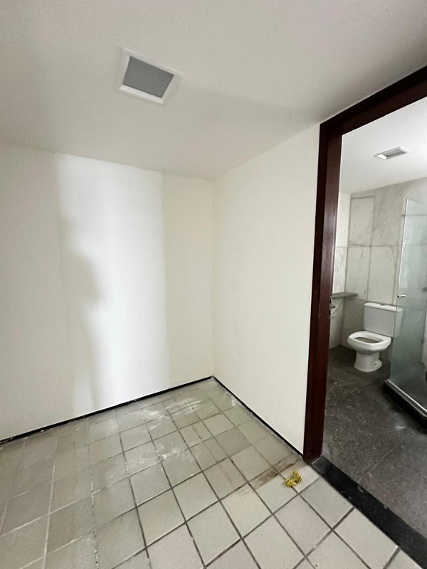 Alugo apartamento com 4 quartos sendo 3 suites, 178m² área útil por R$ 12.500,00 + taxas Avenida Boa Viagem Recife - 