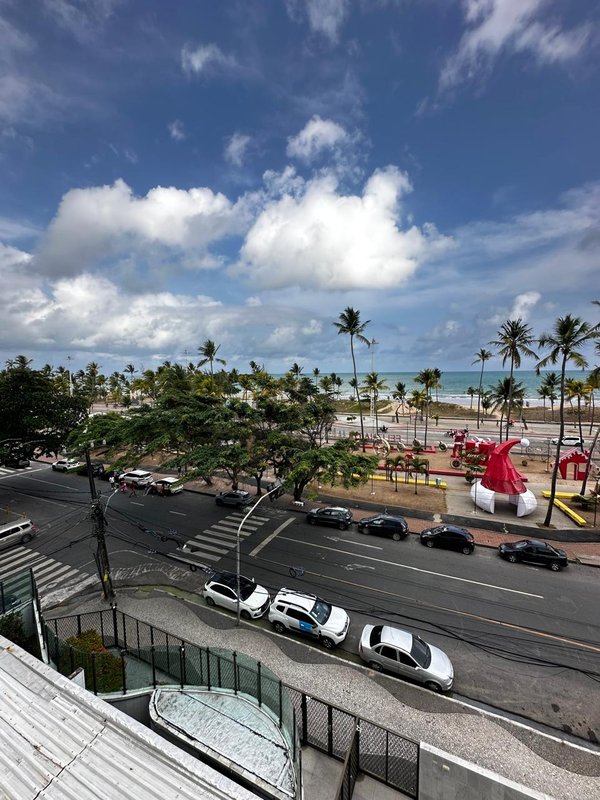 Alugo apartamento com 4 quartos sendo 3 suites, 178m² área útil por R$ 12.500,00 + taxas Avenida Boa Viagem Recife - 
