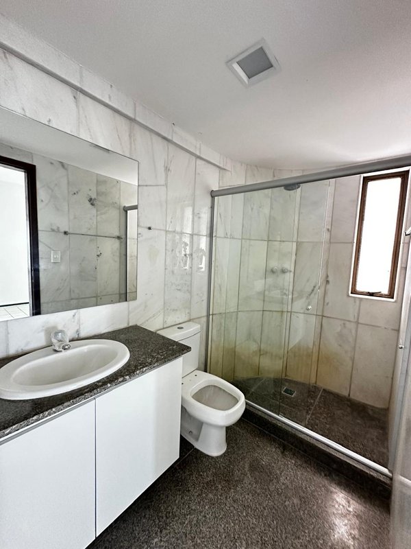 Alugo apartamento com 4 quartos sendo 3 suites, 178m² área útil por R$ 12.500,00 + taxas Avenida Boa Viagem Recife - 