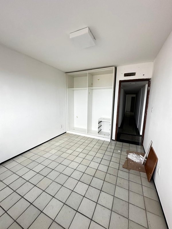 Alugo apartamento com 4 quartos sendo 3 suites, 178m² área útil por R$ 12.500,00 + taxas Avenida Boa Viagem Recife - 