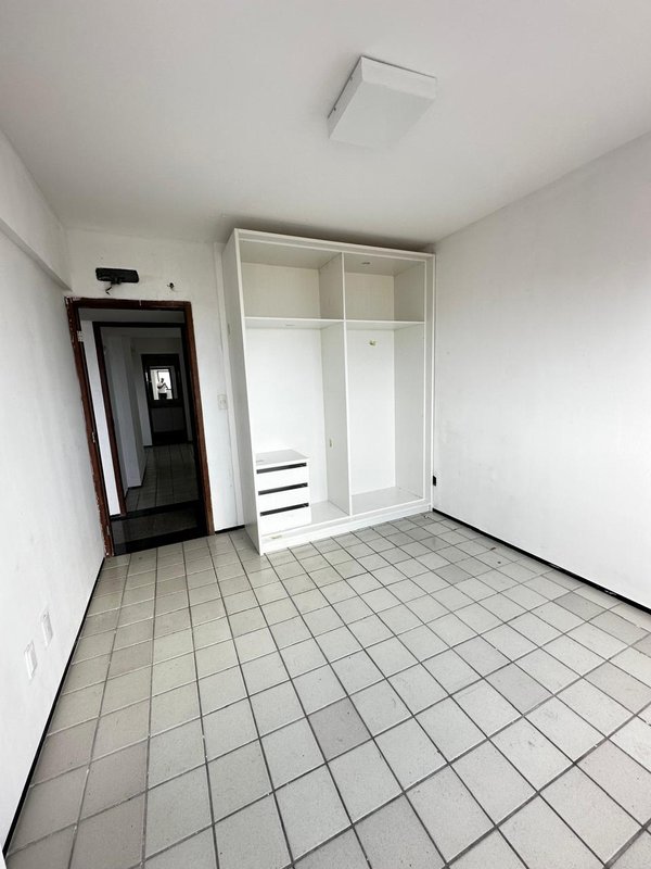 Alugo apartamento com 4 quartos sendo 3 suites, 178m² área útil por R$ 12.500,00 + taxas Avenida Boa Viagem Recife - 