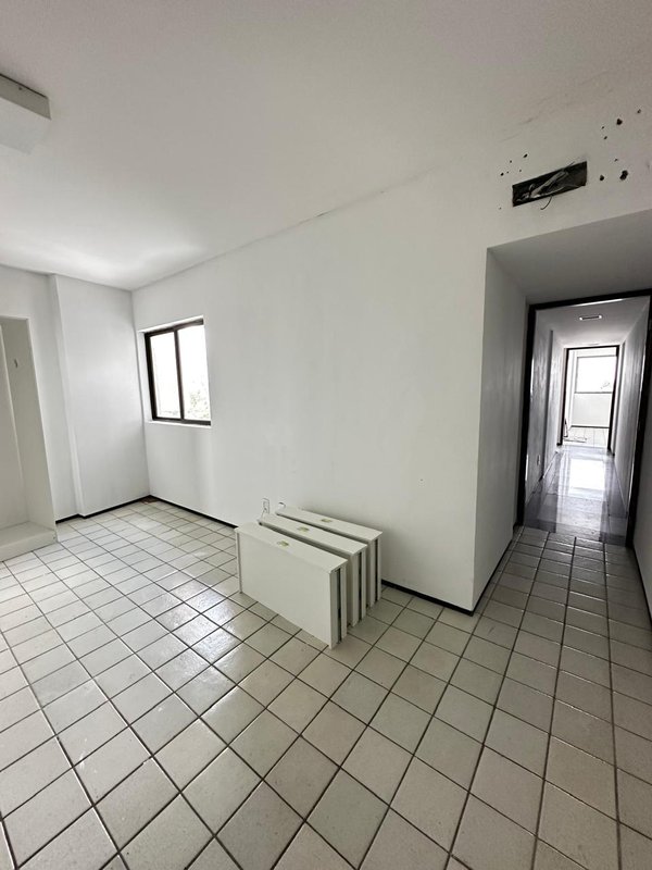 Alugo apartamento com 4 quartos sendo 3 suites, 178m² área útil por R$ 12.500,00 + taxas Avenida Boa Viagem Recife - 