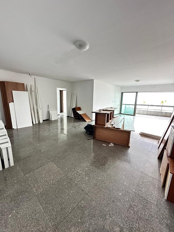 Alugo apartamento com 4 quartos sendo 3 suites, 178m² área útil por R$ 12.500,00 + taxas Avenida Boa Viagem Recife - 