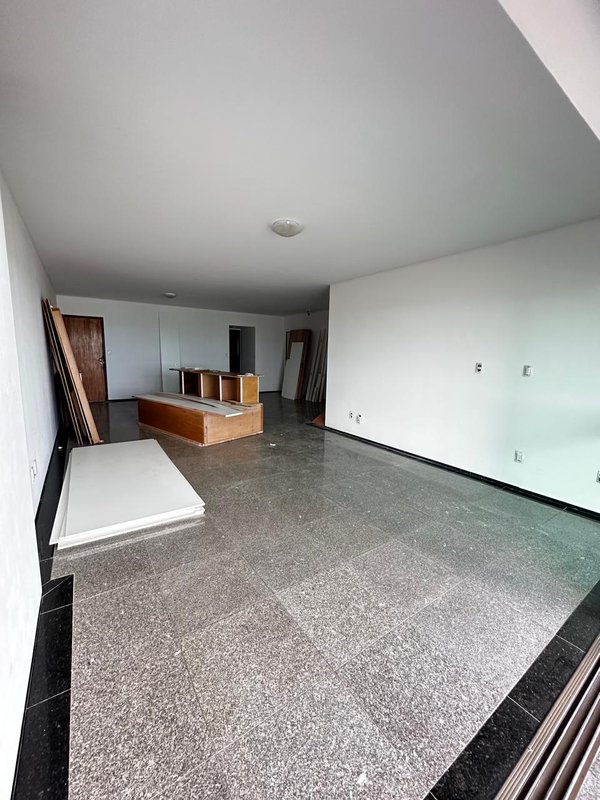 Alugo apartamento com 4 quartos sendo 3 suites, 178m² área útil por R$ 12.500,00 + taxas Avenida Boa Viagem Recife - 