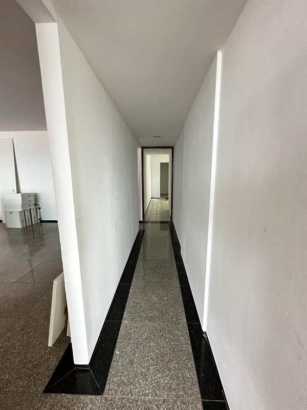 Alugo apartamento com 4 quartos sendo 3 suites, 178m² área útil por R$ 12.500,00 + taxas Avenida Boa Viagem Recife - 