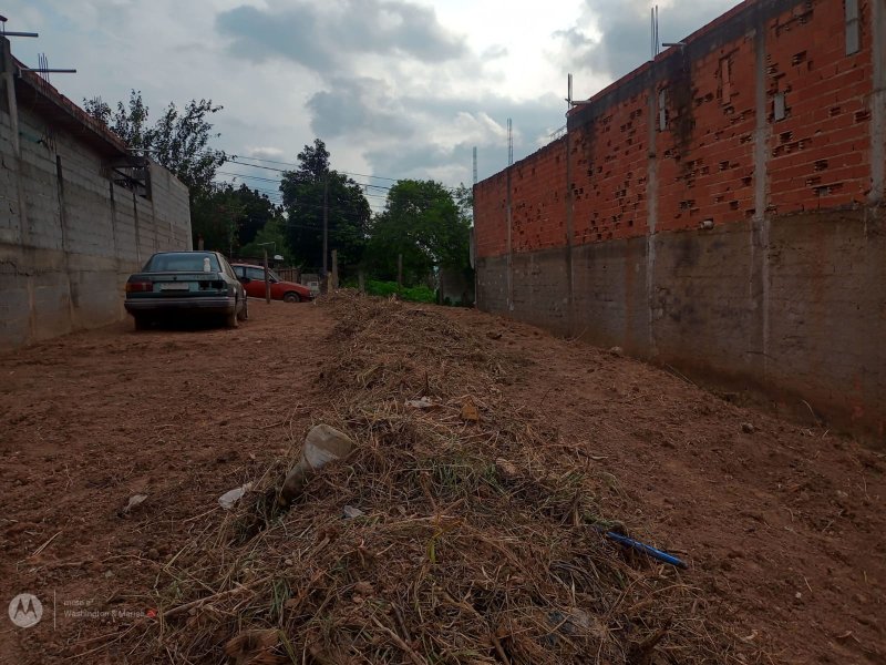 TERRENO NO PARQUE  PETROLEO - Franco da Rocha - 